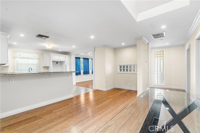 1731 E Wardlow Road, Long Beach CA: https://media.crmls.org/medias/90c41301-b3fe-413e-8c6a-7cfe62b906a8.jpg