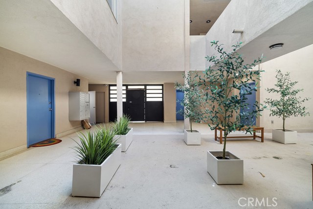 Detail Gallery Image 41 of 42 For 1101 Lincoln Bld 1a,  Santa Monica,  CA 90403 - 2 Beds | 2 Baths