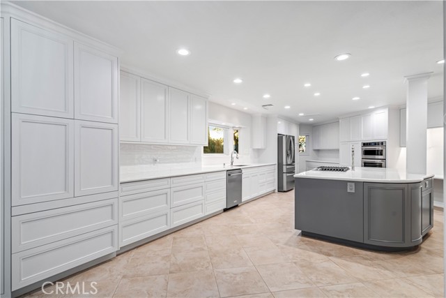 Detail Gallery Image 19 of 74 For 2755 W Avenue, Palmdale,  CA 93551 - 5 Beds | 3/1 Baths