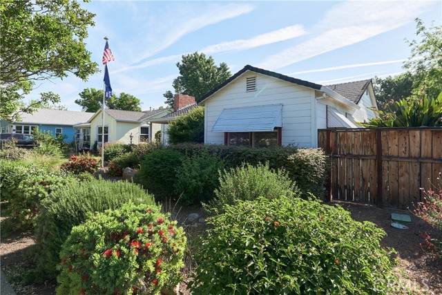 Detail Gallery Image 3 of 53 For 142 S Lassen St, Willows,  CA 95988 - 3 Beds | 3 Baths