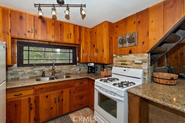 Detail Gallery Image 23 of 39 For 770 Cottage Grove, Lake Arrowhead,  CA 92352 - 3 Beds | 2 Baths