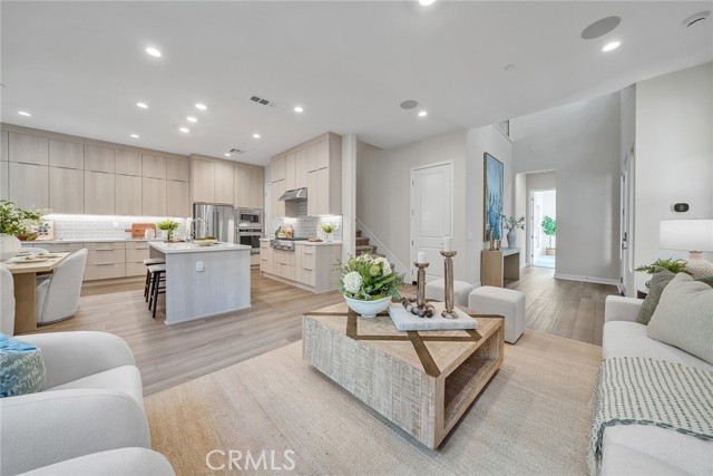 Detail Gallery Image 3 of 63 For 120 Parkland Alley, Lake Forest,  CA 92630 - 5 Beds | 4 Baths