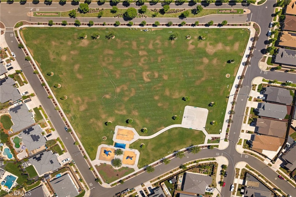 https://media.crmls.org/medias/90c62910-c21c-473a-a763-9444df457dc9.jpg?preset=X-Large