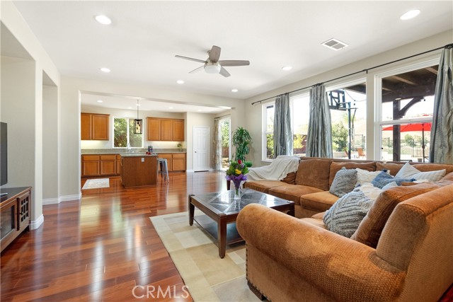 Living Room/Kitchen
