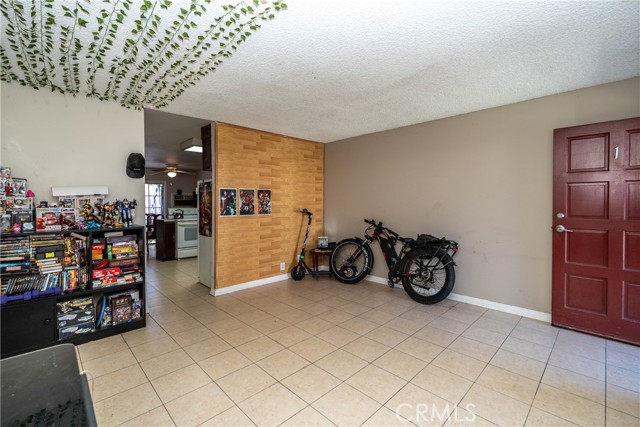 521 S Lyon St #1, Santa Ana, CA 92701