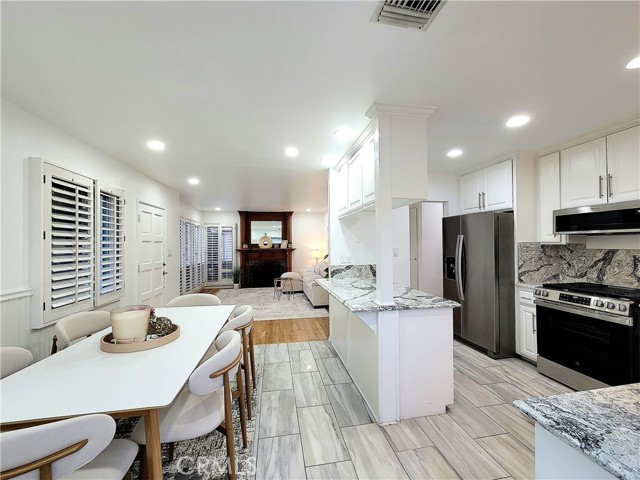 Detail Gallery Image 5 of 22 For 3034 N Ocana, Long Beach,  CA 90808 - 5 Beds | 2 Baths