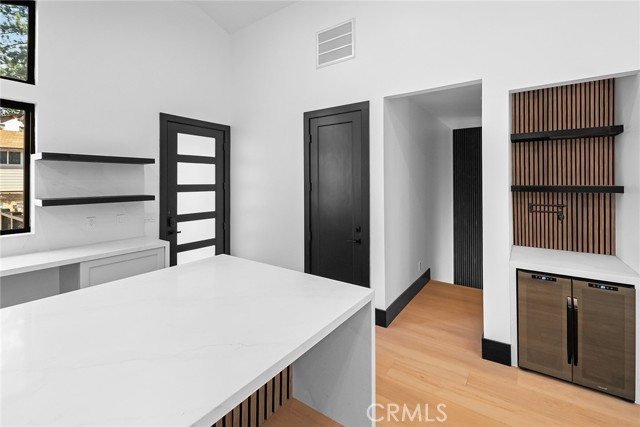 129 Winding Lane, Big Bear City CA: https://media.crmls.org/medias/90c9b8e8-a9c1-47e7-9a24-e05e582358a3.jpg