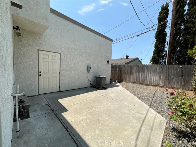 2641 Santa Ana Avenue, Costa Mesa CA: https://media.crmls.org/medias/90ca1459-e2e9-4a8d-a429-24b86d975c34.jpg