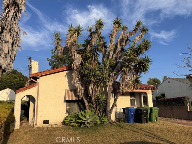 1944 S Spaulding Avenue, Los Angeles CA: https://media.crmls.org/medias/90ca7c49-a7ef-48fb-848e-38a51a8bed0f.jpg