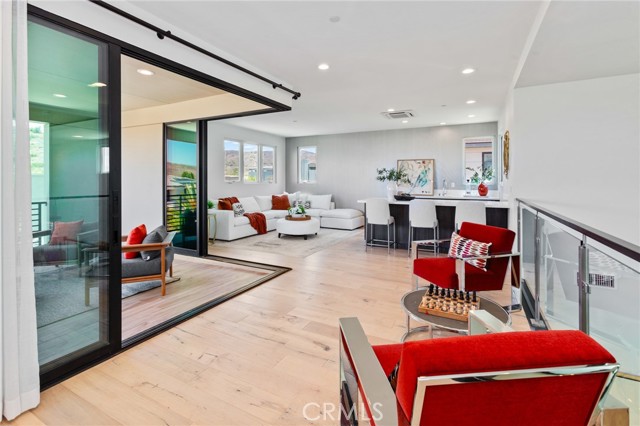 61 Hartman, Irvine CA: https://media.crmls.org/medias/90cb151d-15b6-40bc-aae1-adae3ceb6047.jpg