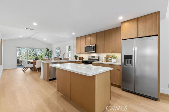 Front Image Thumbnail for CROC26019057