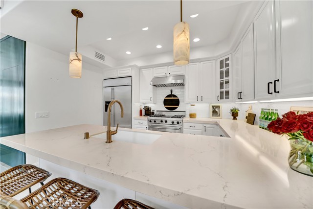 Detail Gallery Image 15 of 32 For 412 Acacia Ave, Corona Del Mar,  CA 92625 - 3 Beds | 3/1 Baths