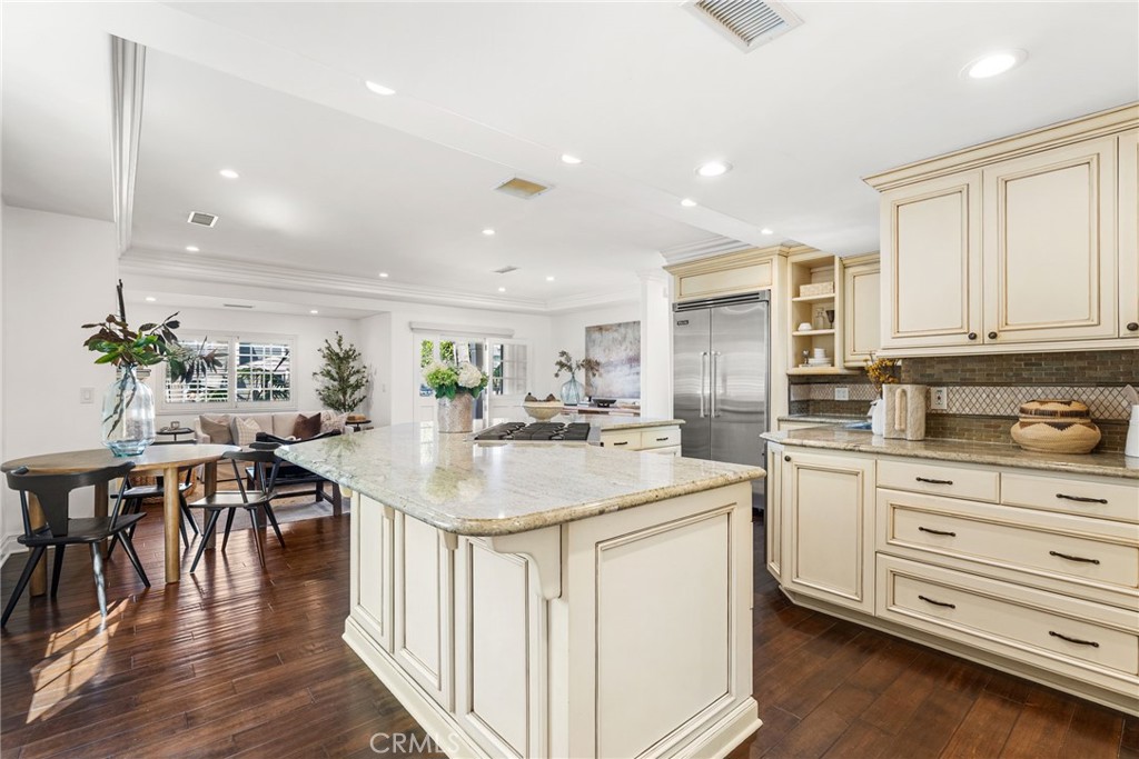 90cc5d95 8169 4c63 87a5 11eedf6dad79