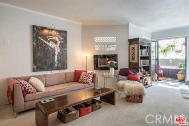 https://media.crmls.org/medias/90cd76cf-1e3f-43fb-8d3e-19c189eb87dc.jpg?preset=X-Large