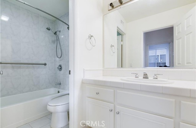 Detail Gallery Image 9 of 19 For 5432 Wrench Ct, Lakewood,  CA 90712 - 4 Beds | 3 Baths