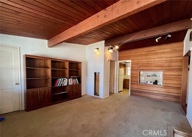 8165 Mammoth Avenue, Panorama City CA: https://media.crmls.org/medias/90cda5a8-7eca-4f42-b74a-96ab6b1ce54f.jpg