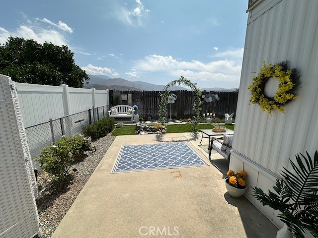 45055 E. Florida Avenue, Hemet CA: https://media.crmls.org/medias/90cddac2-c76b-4a59-a572-38696c53fa3f.jpg