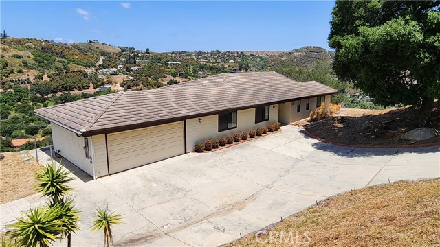 Detail Gallery Image 1 of 45 For 2878 Sumac Rd, Fallbrook,  CA 92028 - 3 Beds | 2 Baths