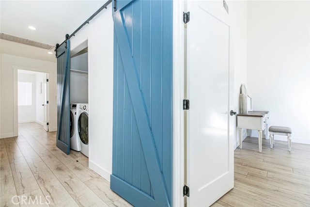 11911 Magnolia Boulevard, Valley Village CA: https://media.crmls.org/medias/90ce97a0-dbe1-4b46-9b70-0eb56d54aabc.jpg