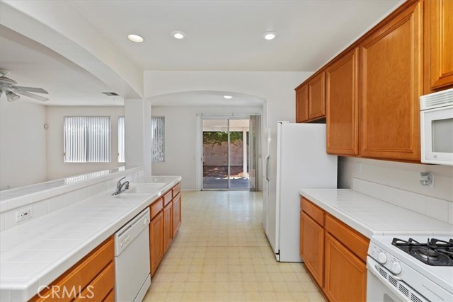 Detail Gallery Image 17 of 40 For 7572 Eisenhower St, Ventura,  CA 93003 - 4 Beds | 3 Baths