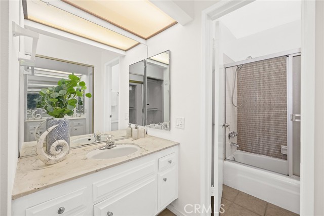 Detail Gallery Image 22 of 32 For 1300 Midvale Ave #308,  Los Angeles,  CA 90024 - 2 Beds | 2/1 Baths