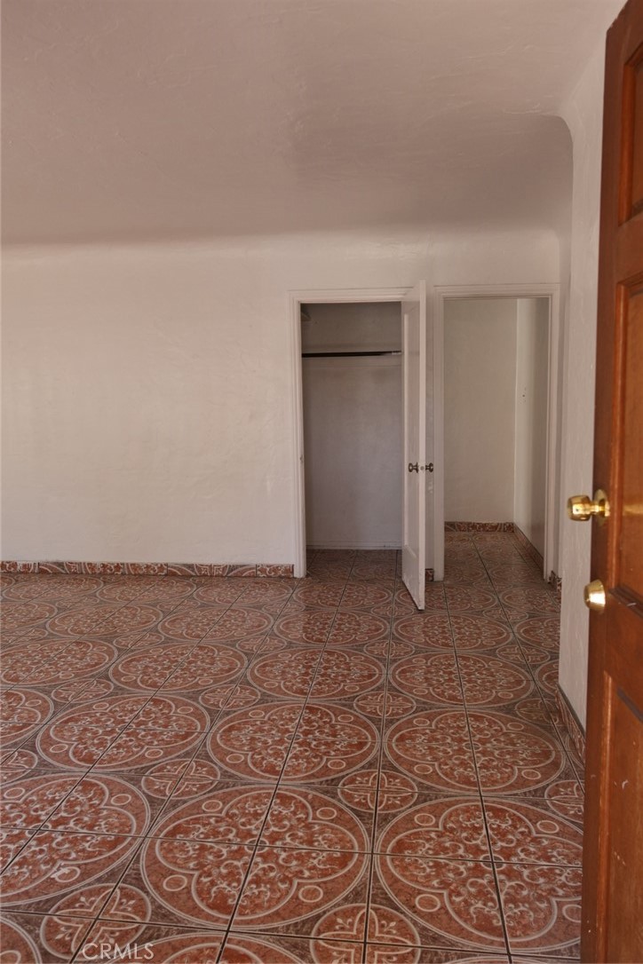 https://media.crmls.org/medias/90d0198b-139e-4163-9659-87ea1f71216c.jpg?preset=X-Large