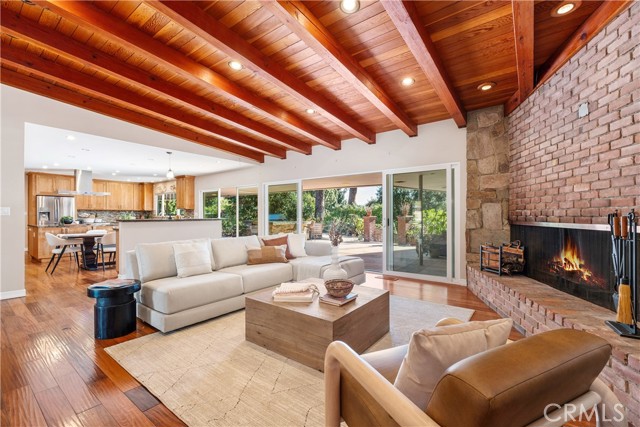 Detail Gallery Image 16 of 48 For 2120 Yucca, Fullerton,  CA 92835 - 4 Beds | 4 Baths