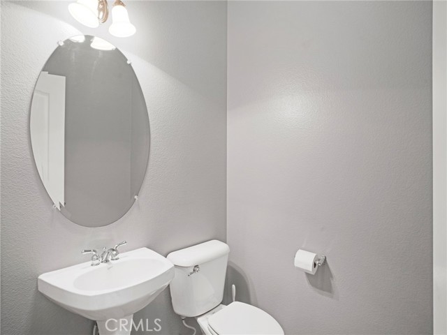 Detail Gallery Image 27 of 42 For 21103 Cross Creek Dr, Saugus,  CA 91350 - 3 Beds | 3 Baths
