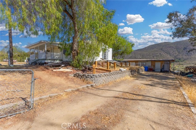 45479 Sheeps Foot Road, Aguanga CA: https://media.crmls.org/medias/90d0e9f8-c170-4ace-9021-2aa2524296b6.jpg