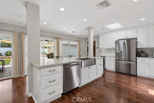 Detail Gallery Image 6 of 46 For 1986 Wetherly Way, Riverside,  CA 92506 - 4 Beds | 3 Baths