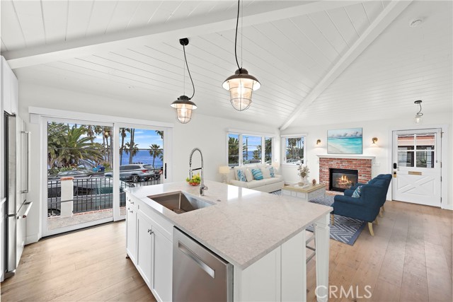 350 Cliff, Laguna Beach CA: https://media.crmls.org/medias/90d33aad-a815-4cbe-b7a0-d1babb7ab685.jpg