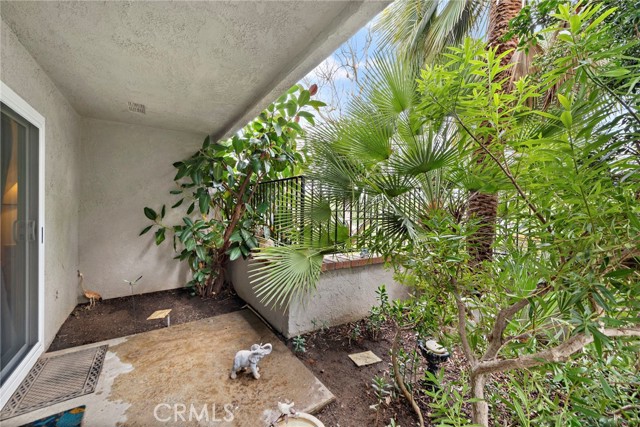 21 Rustling Wind, Irvine CA: https://media.crmls.org/medias/90d34980-9e70-4b23-a137-34e1e1b44902.jpg