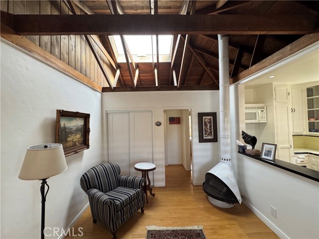 Detail Gallery Image 3 of 14 For 275 B Cypress Dr, Laguna Beach,  CA 92651 - 1 Beds | 1 Baths