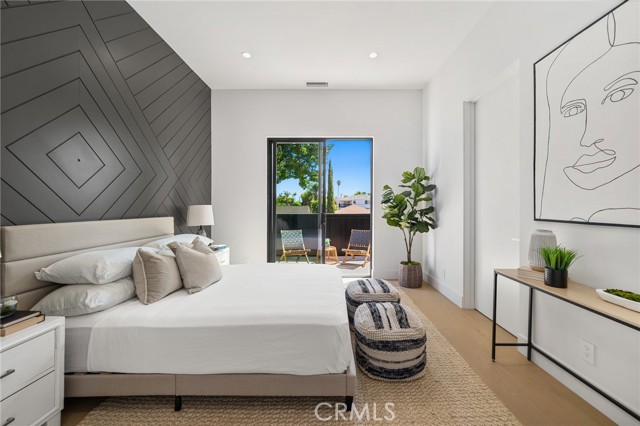 5945 Hesperia Avenue, Encino CA: https://media.crmls.org/medias/90d4a476-7de4-4423-bcce-cecd30ae12aa.jpg