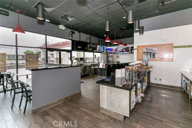 0, Long Beach CA: https://media.crmls.org/medias/90d555bc-ff06-46bd-a6bc-c1f75098ae29.jpg