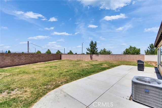 402 Appleton Way, Perris CA: https://media.crmls.org/medias/90d593a0-af6c-43ca-8db7-0447757bf02f.jpg
