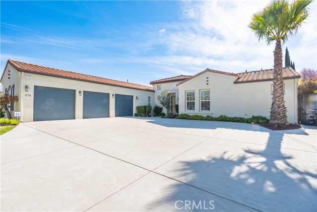 Detail Gallery Image 1 of 1 For 978 Vista Cerro Dr, Paso Robles,  CA 93446 - 4 Beds | 2/1 Baths