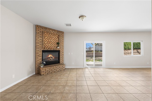 Detail Gallery Image 9 of 39 For 43453 Tali St, Lancaster,  CA 93535 - 3 Beds | 3 Baths