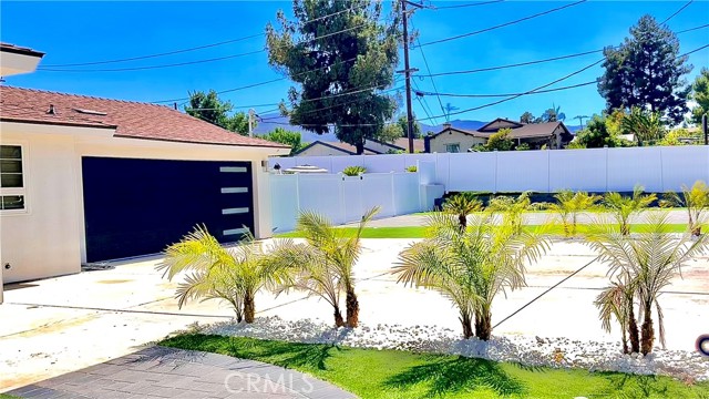 7401 Liberty Avenue, Corona CA: https://media.crmls.org/medias/90d68bc2-af24-4714-a078-987ab215ec8f.jpg