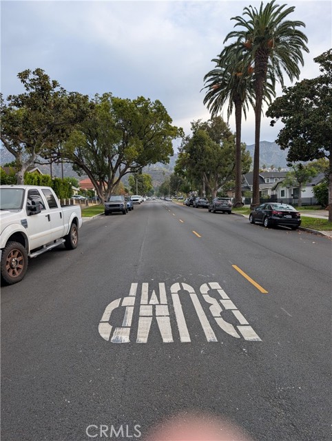 Detail Gallery Image 13 of 13 For 815 E Magnolia, Burbank,  CA 91501 - 4 Beds | 2 Baths