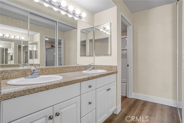 Detail Gallery Image 12 of 20 For 21500 Burbank #310,  Woodland Hills,  CA 91367 - 2 Beds | 2 Baths