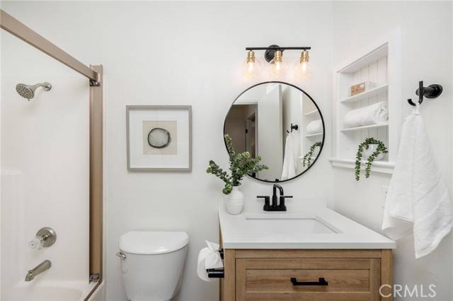 6000 Bixby Village Drive, Long Beach CA: https://media.crmls.org/medias/90d70a9b-a55b-4ecd-93bd-5c283da79560.jpg