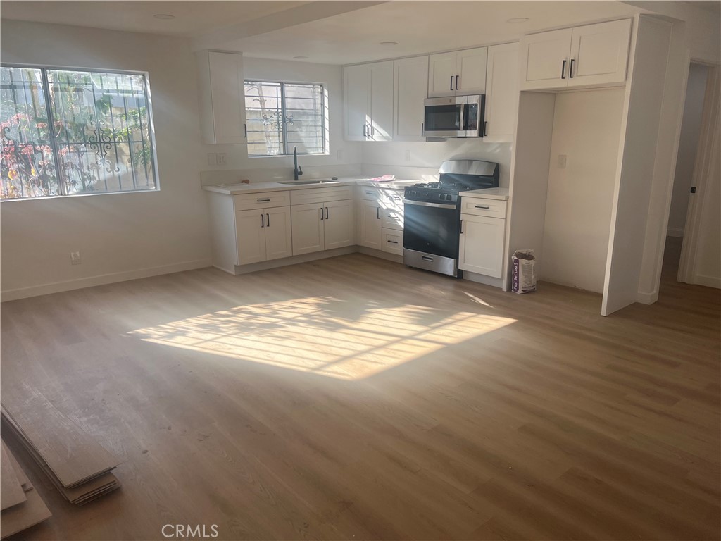 1141 N Berendo Street #1/2