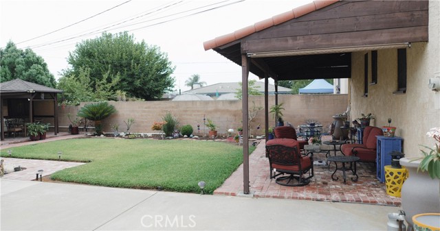 424 W 11th Street, Azusa CA: https://media.crmls.org/medias/90d7df3e-2785-4801-8245-a779f1751449.jpg