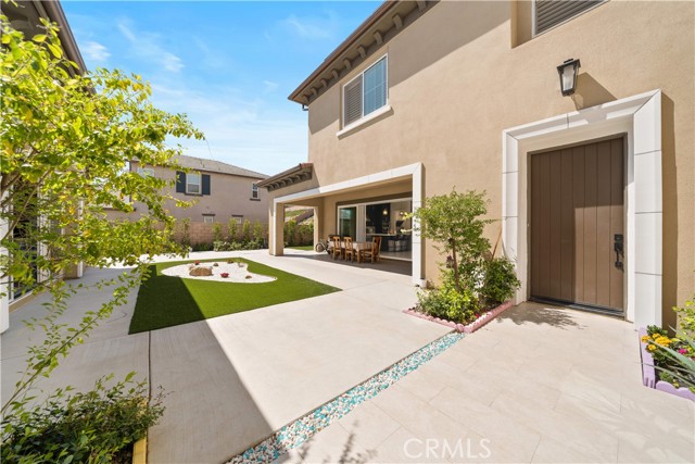Detail Gallery Image 8 of 73 For 8826 Justify Dr, Rancho Cucamonga,  CA 91701 - 5 Beds | 5/1 Baths