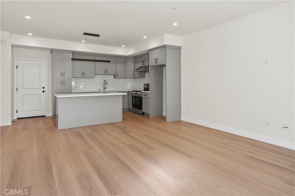 MLS #OC25253917 image #2