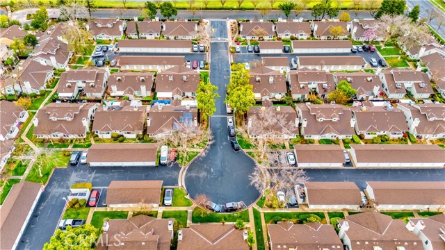 5455 Marty Avenue, Fresno, California 93711, 2 Bedrooms Bedrooms, ,2 BathroomsBathrooms,Townhouse,For Sale,Marty,PW25049334