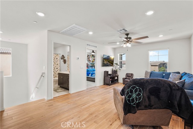 6283 Big Bend Way, Jurupa Valley CA: https://media.crmls.org/medias/90da7a75-1380-4963-86ac-06ccf72fe20d.jpg