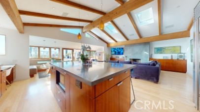 3205 Bayview Drive, Manhattan Beach CA: https://media.crmls.org/medias/90da9ffe-2f63-4c55-80e6-d12529d3dcb0.jpg
