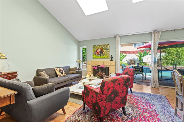 Detail Gallery Image 10 of 57 For 5101 Chateau, Irvine,  CA 92604 - 4 Beds | 3/1 Baths